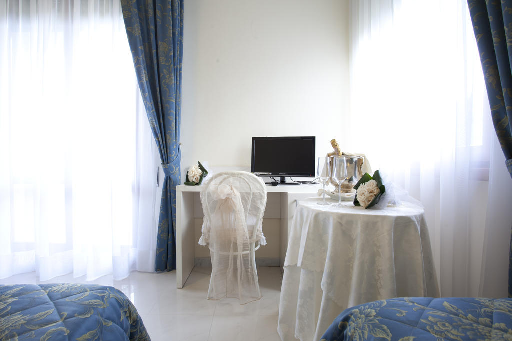 Hotel Grappolo D'Oro Pietrasanta Pokoj fotografie